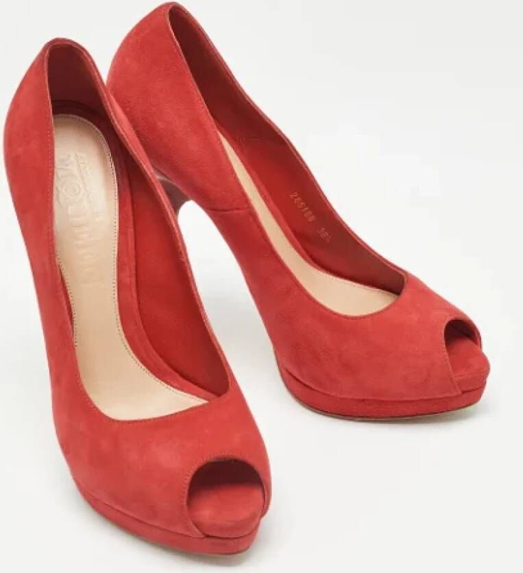 Alexander McQueen Pre-owned Suede heels Red Dames