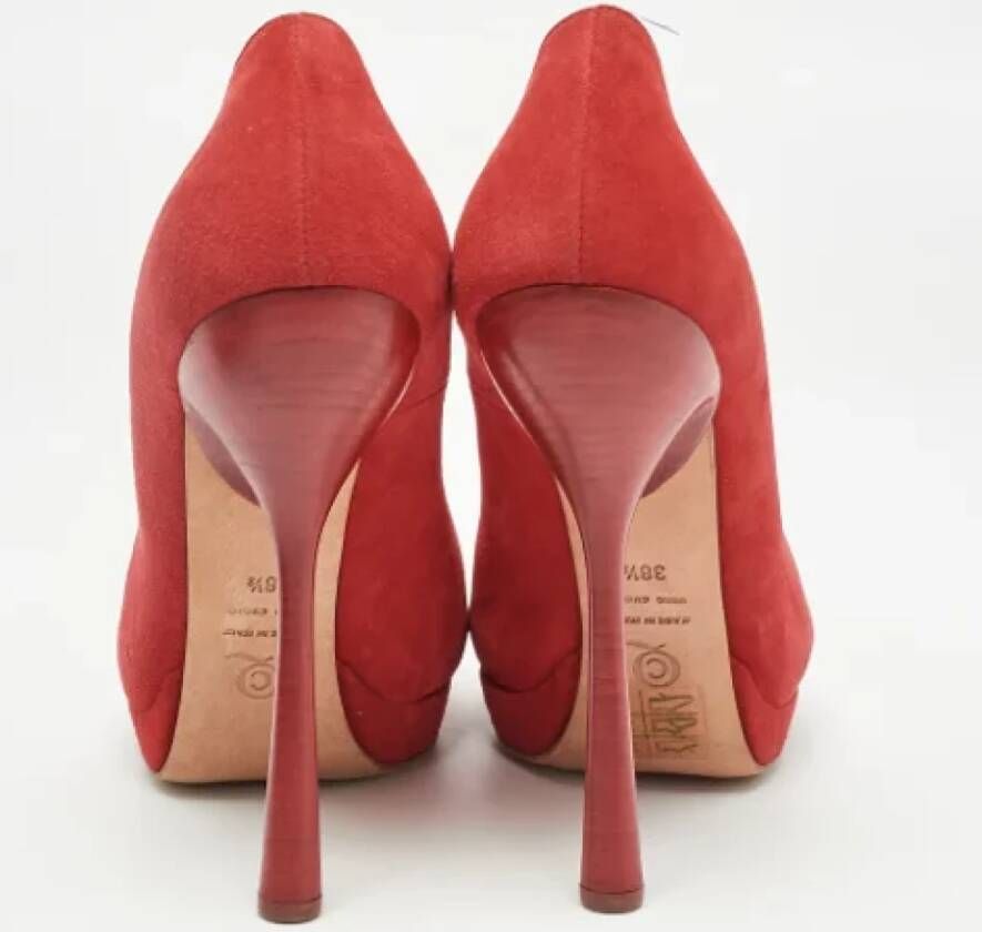 Alexander McQueen Pre-owned Suede heels Red Dames