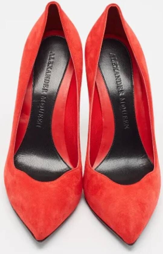 Alexander McQueen Pre-owned Suede heels Red Dames