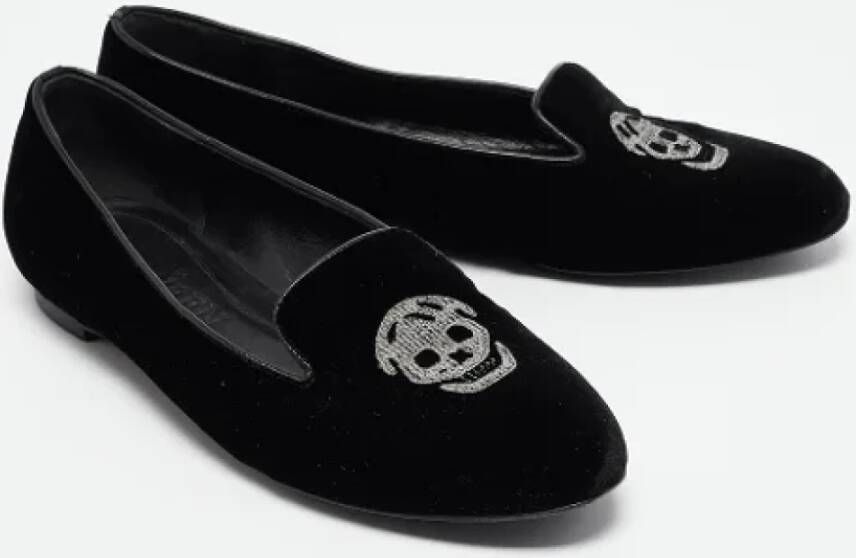 Alexander McQueen Pre-owned Velvet flats Black Dames