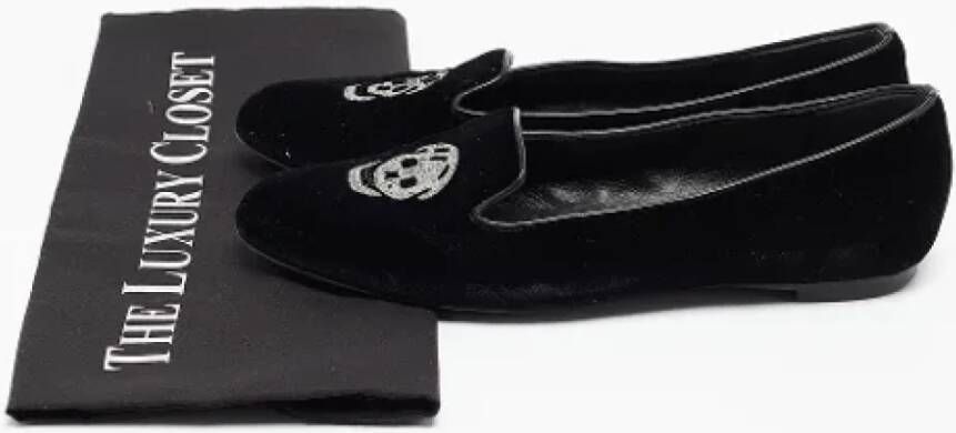 Alexander McQueen Pre-owned Velvet flats Black Dames