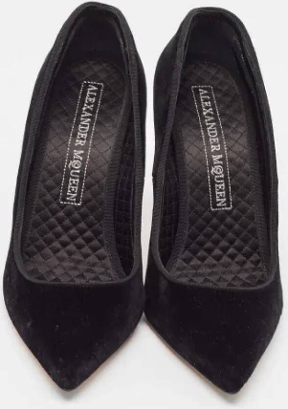 Alexander McQueen Pre-owned Velvet heels Black Dames