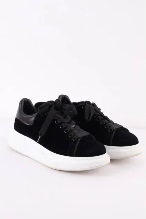 Alexander McQueen Pre-owned Velvet sneakers Black Dames