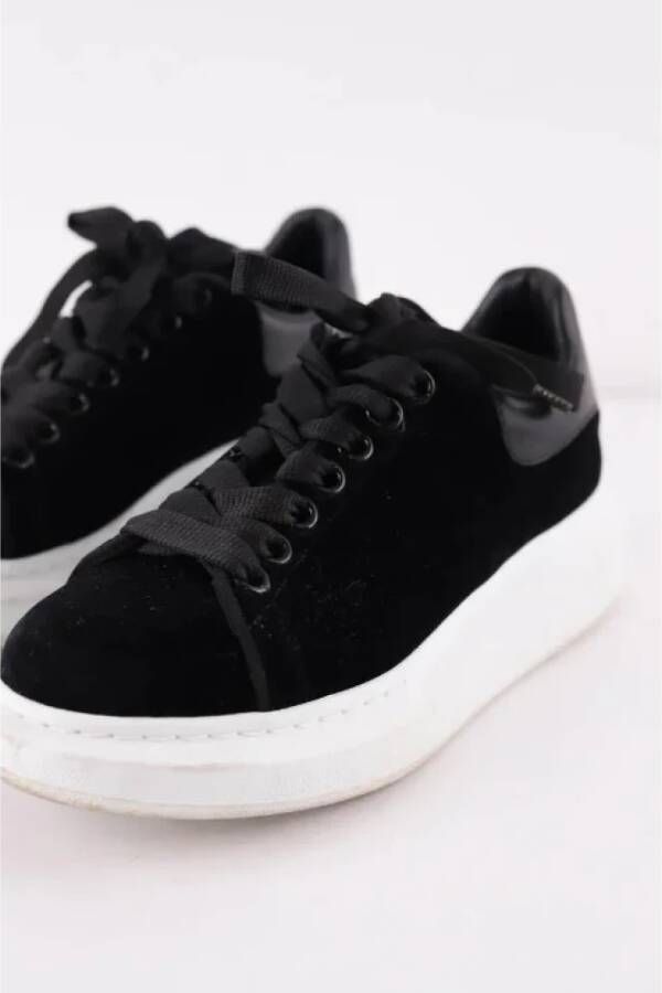 Alexander McQueen Pre-owned Velvet sneakers Black Dames