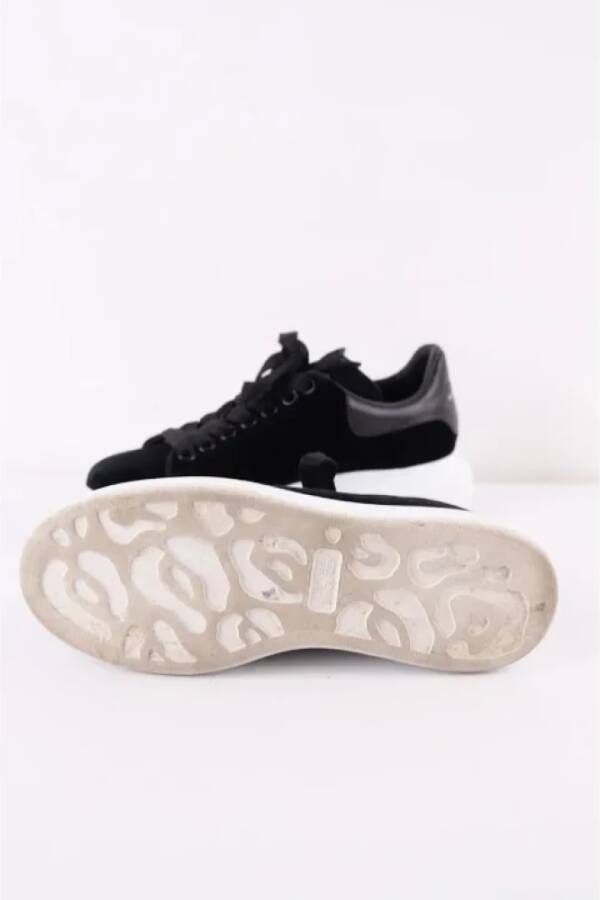 Alexander McQueen Pre-owned Velvet sneakers Black Dames