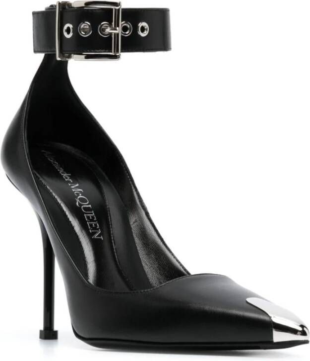 alexander mcqueen Zwarte Leren Stiletto Pumps met Metalen Neuskap Zwart Dames