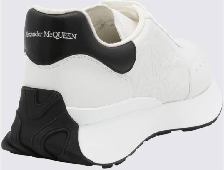 alexander mcqueen Witte Sneakers van Korrelig Leer met Excentrieke Zool Wit Heren