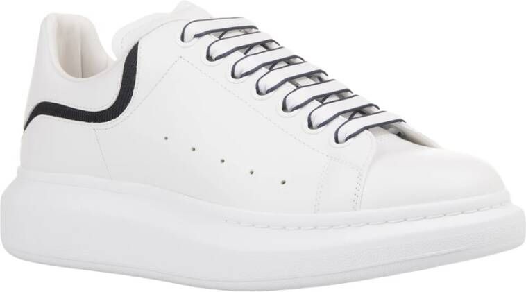 alexander mcqueen Witte Oversized Sneakers met Marineblauwe Inzet White Heren