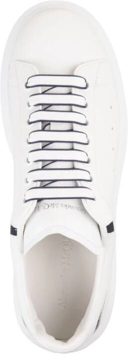 alexander mcqueen Witte Oversized Sneakers met Marineblauwe Inzet White Heren