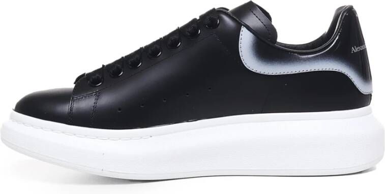 alexander mcqueen Zwarte Leren Sneakers met Oversized Zool Black Heren