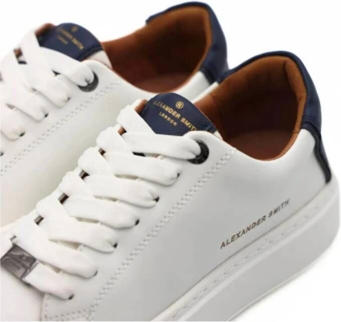 Alexander Smith Witte Sneakers met Blauwe Leren Accenten White Heren