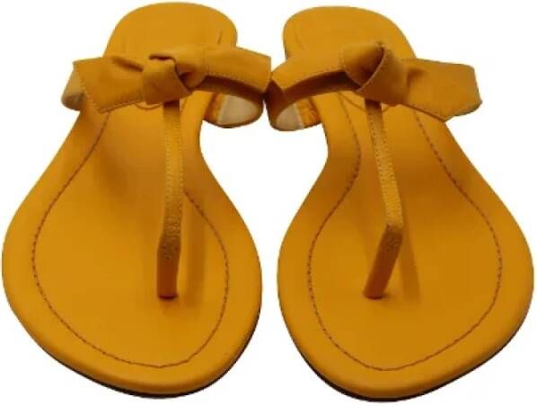 Alexandre Birman Pre-owned Leather sandals Yellow Dames