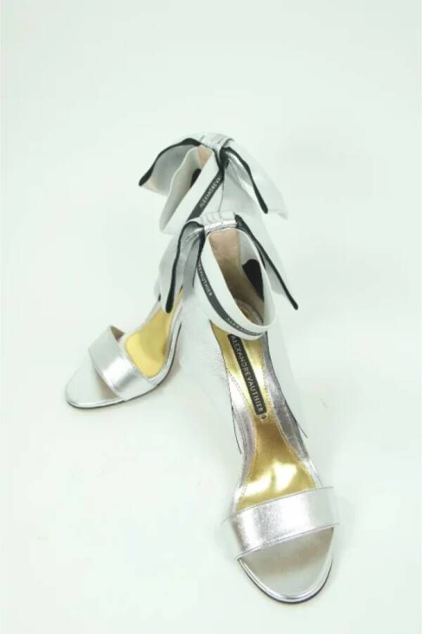 Alexandre Vauthier Pre-owned Leather heels Gray Dames