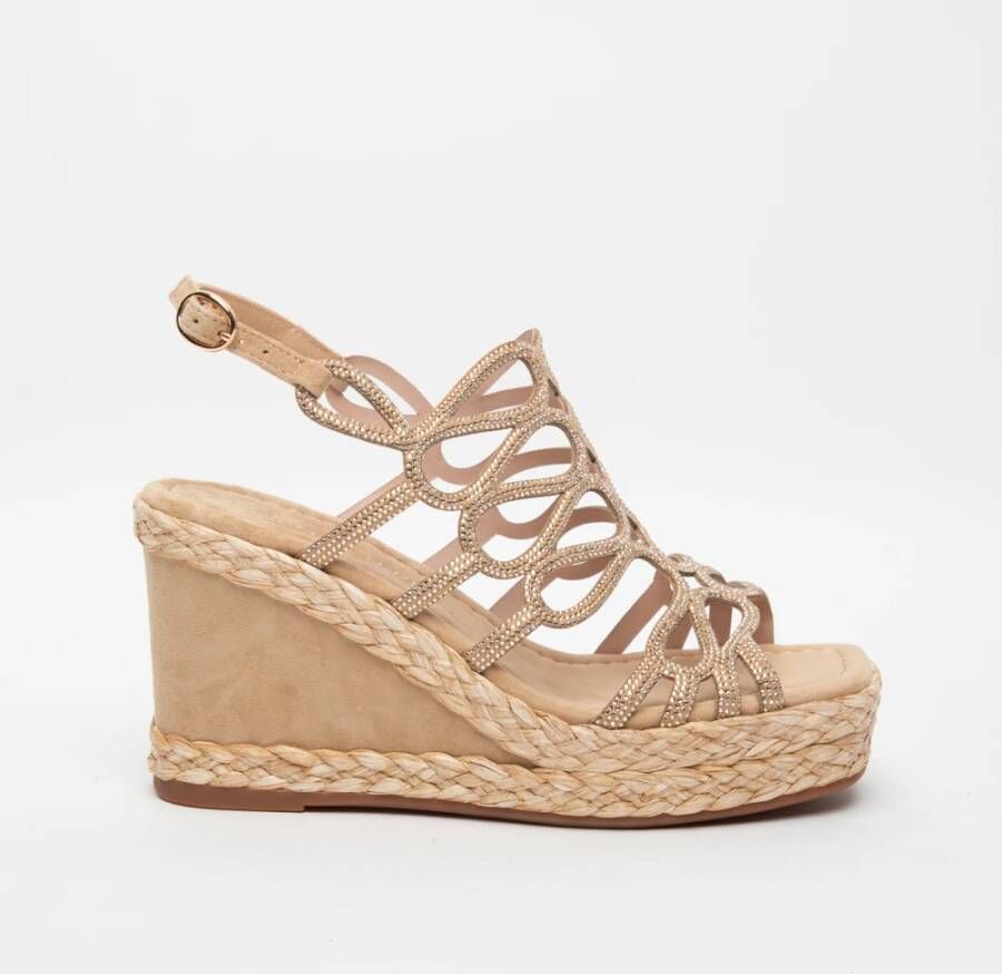 Alma en Pena Beige Sandalen met Strass en Sleehak Beige Dames