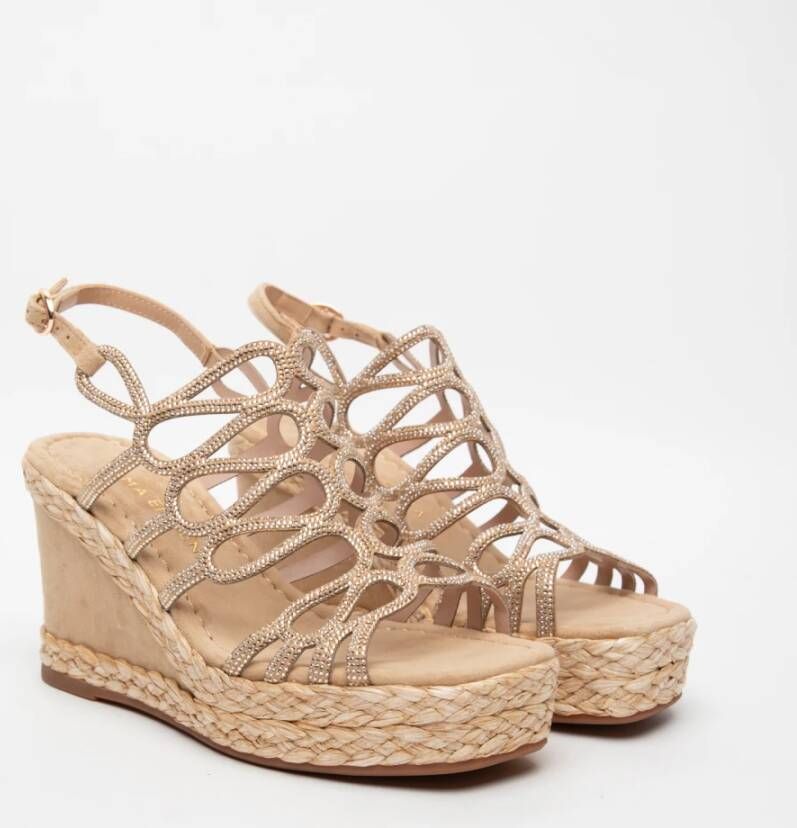 Alma en Pena Beige Sandalen met Strass en Sleehak Beige Dames