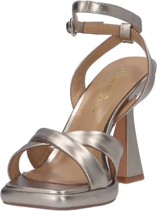 Alma en Pena High Heel Sandals Bruin Dames