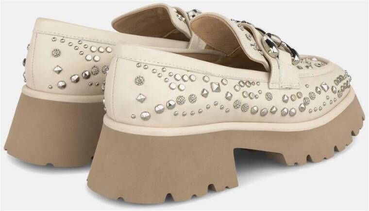 Alma en Pena Mocassin met plateau studs White Dames