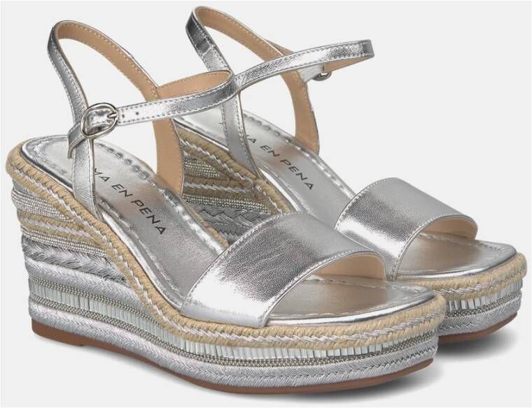 Alma en Pena Rhinestone Wedge Sandaal met Gevlochten Detail Gray Dames