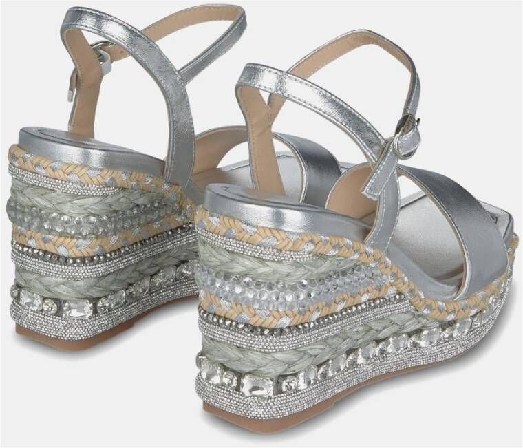 Alma en Pena Sandaal met sleehak en strass details Gray Dames