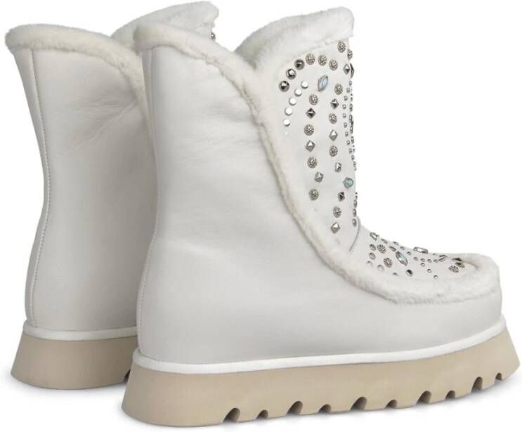 Alma en Pena Studded Fur Ankle Boots White Dames