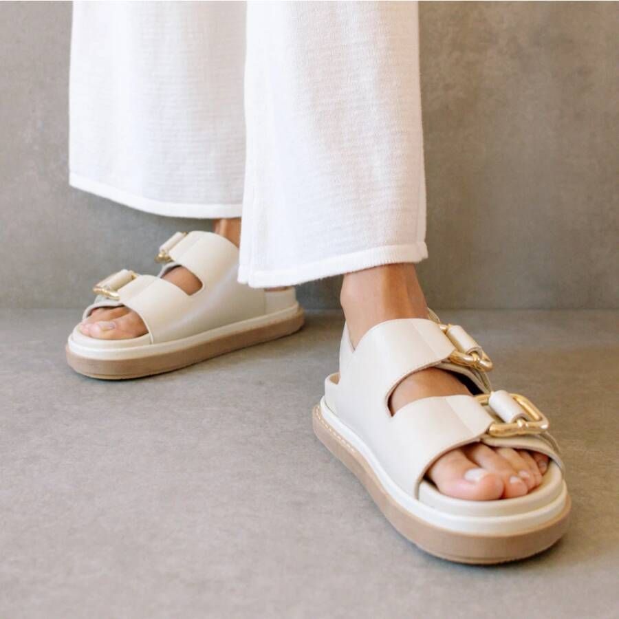 ALOHAS Platte sandalen Beige Dames