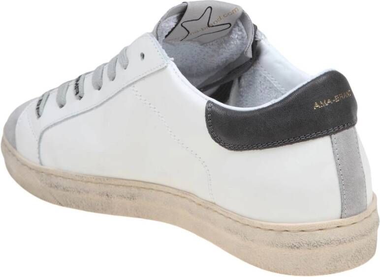 Ama Brand Witte Leren Sneakers met Kleurrijke Details White Heren