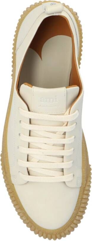 Ami Paris Sportschoenen Beige Dames