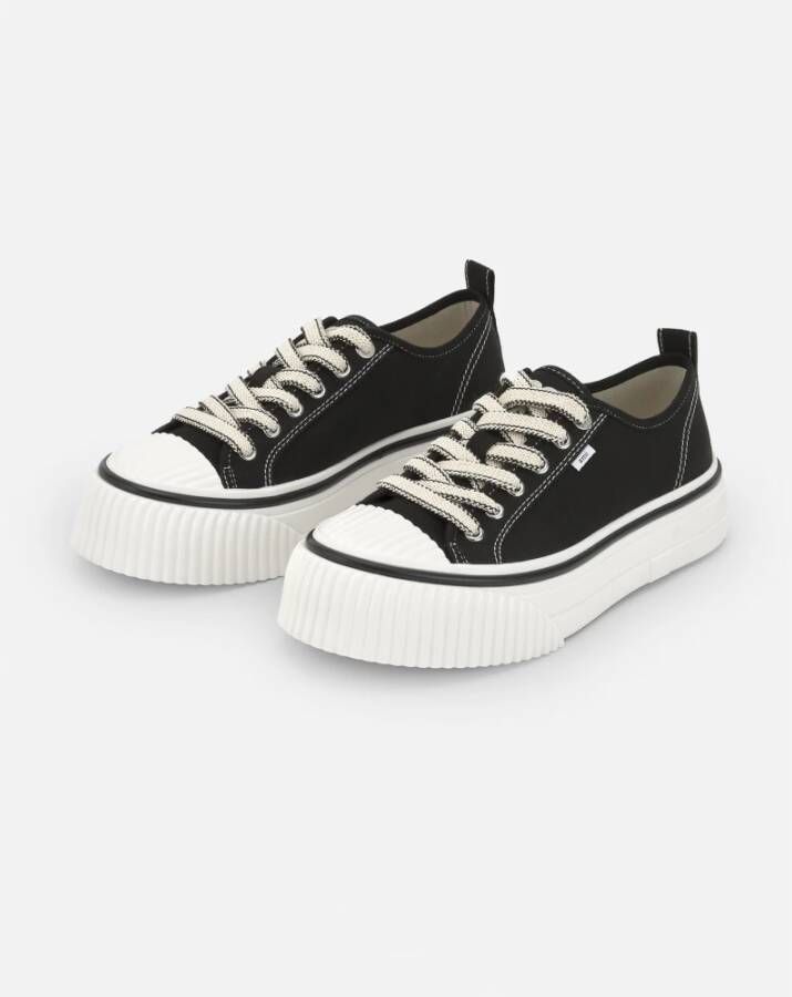 Ami Paris Zwarte Sneakers met Witte Zool Black Heren