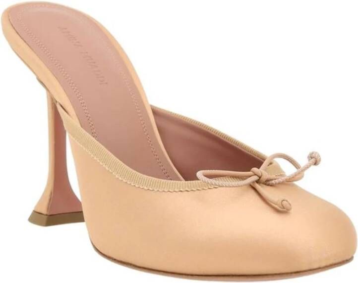 Amina Muaddi Leren Pumps met Geometrische Hak en Strik Beige Dames