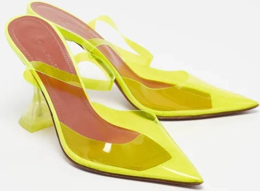 Amina Muaddi Pre-owned Leather heels Yellow Dames