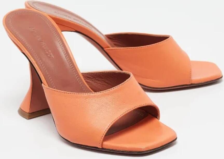 Amina Muaddi Pre-owned Leather sandals Orange Dames