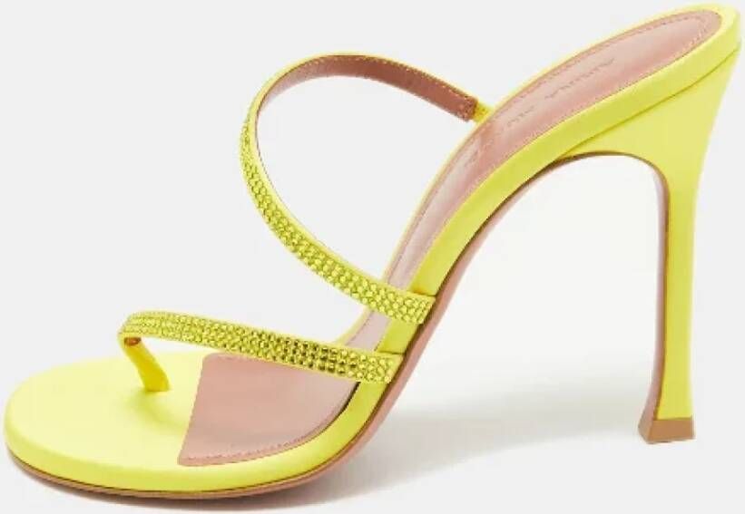 Amina Muaddi Pre-owned Satin sandals Yellow Dames