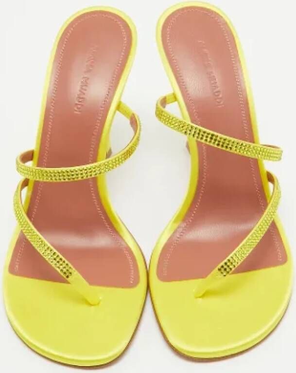 Amina Muaddi Pre-owned Satin sandals Yellow Dames