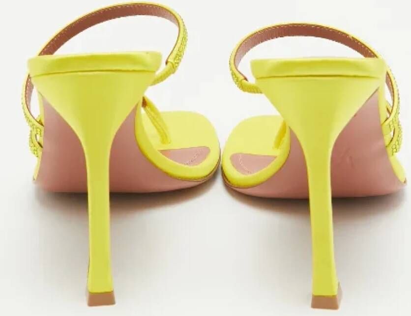 Amina Muaddi Pre-owned Satin sandals Yellow Dames