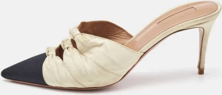 Aquazzura Pre-owned Fabric mules Beige Dames