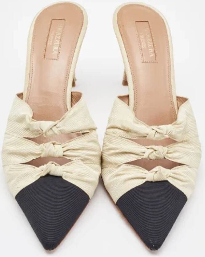 Aquazzura Pre-owned Fabric mules Beige Dames