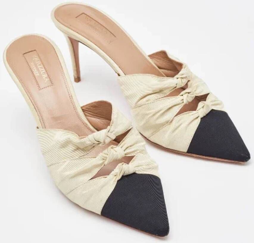 Aquazzura Pre-owned Fabric mules Beige Dames