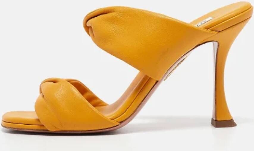 Aquazzura Pre-owned Leather sandals Yellow Dames