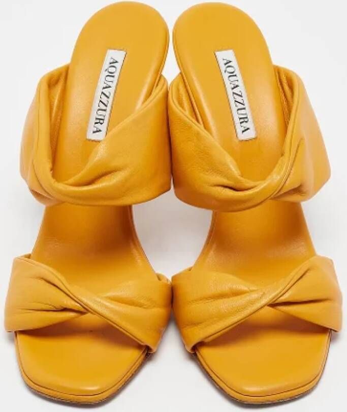 Aquazzura Pre-owned Leather sandals Yellow Dames