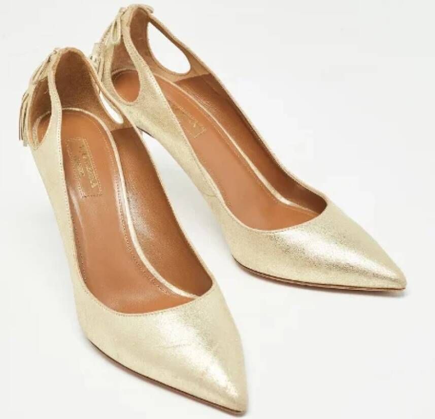 Aquazzura Pre-owned Suede heels Yellow Dames