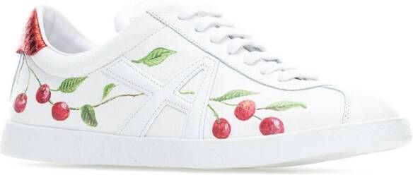 Aquazzura Stijlvolle Sneakers met Flessenzak White Dames