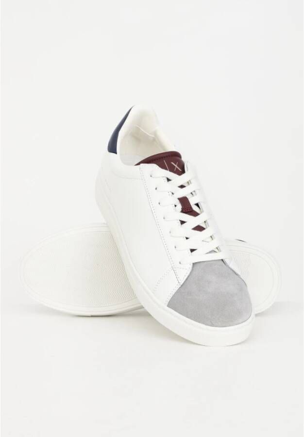 Armani Exchange Witte leren lage profiel sneakers voor heren Wit Heren