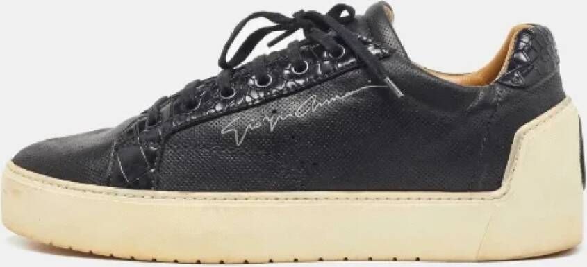 Armani Pre-owned Leather sneakers Black Dames