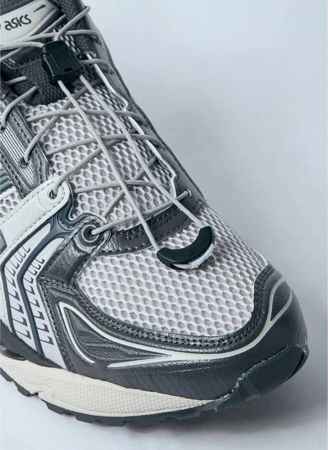 ASICS Mesh Sneakers met Metallic Finish Gray Heren