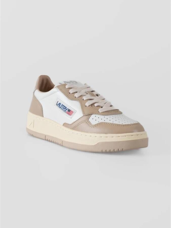 Autry Beige en wit leren sneakers Beige Dames