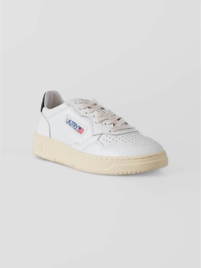 Autry Beige en wit leren sneakers White Dames