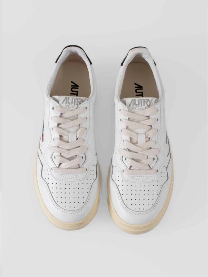 Autry Beige en wit leren sneakers White Dames