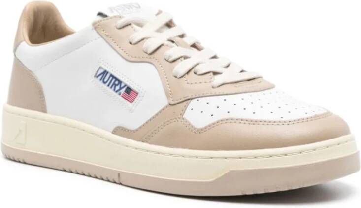 Autry Beige Sneakers met Geperforeerde Neus Beige Heren