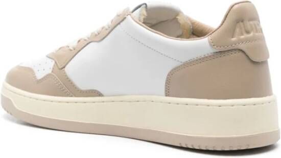 Autry Beige Sneakers met Geperforeerde Neus Beige Heren