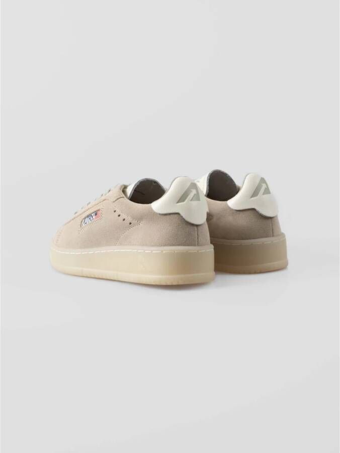 Autry Beige Suède Lage Sneakers Beige Dames